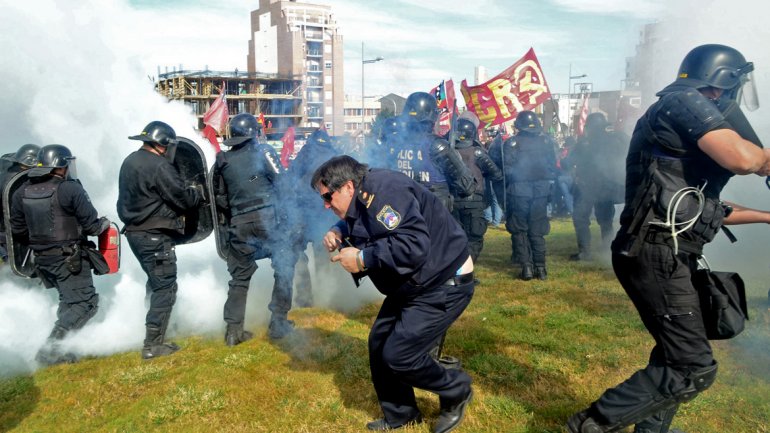 Por José Rigane: Chevron ingresa a Neuquén con represión al pueblo