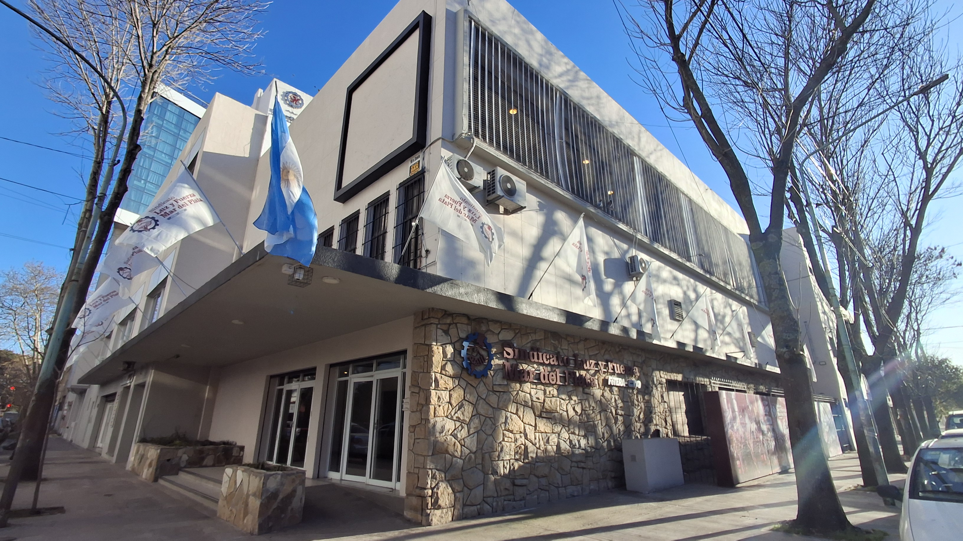 82 AÑOS DE LUZ Y FUERZA MAR DEL PLATA